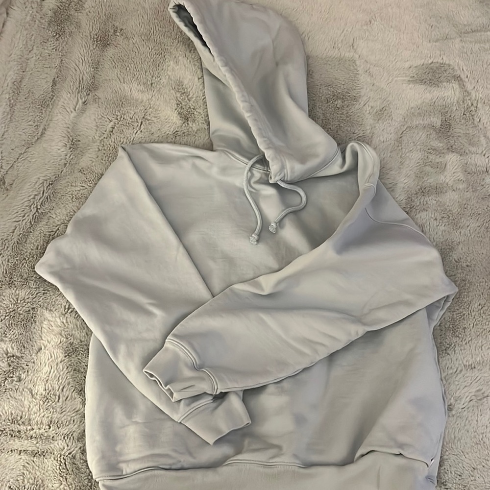 NWOT TNA Aritzia sweatshirt. Size 1
